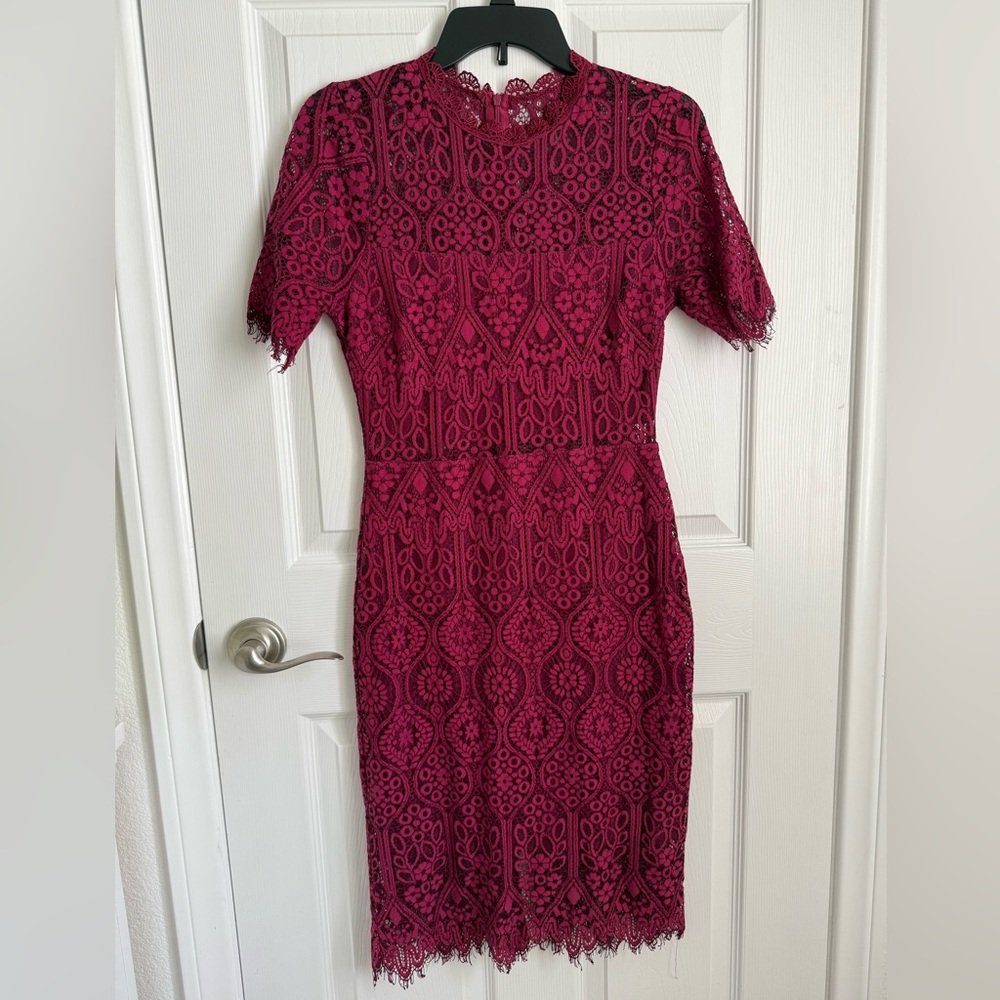 Elegant Lulu's Burgundy Lace Midi Dress size medium